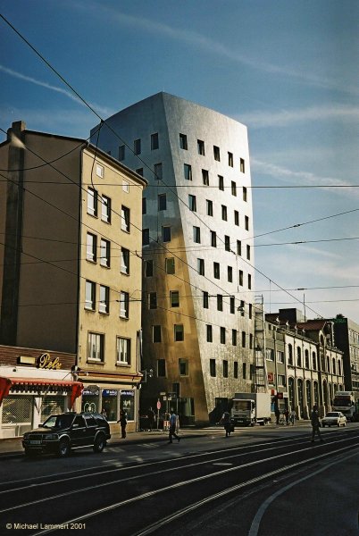 gehry_hannover01.jpg