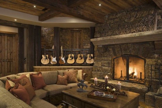 rustic_traditional_house_design_great_room_554x369.jpg