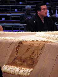 20041117k0000m050118000p_size5.jpg