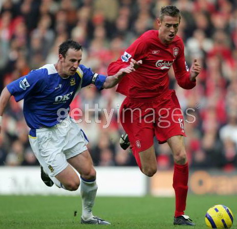 liverpool_3_0_portsmouth___crouch_04.jpg