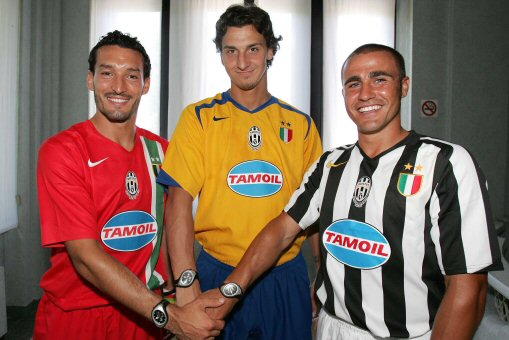 JUVE_UNIFORM.jpg