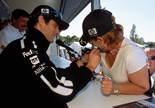 mark_webber_makes_a_fans_day1.jpg