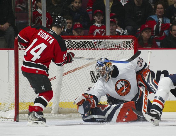 nj_14Gionta.jpg