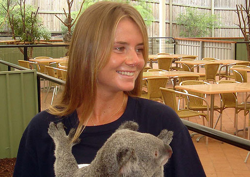 hantuchova_holds_koala_3_w.jpg
