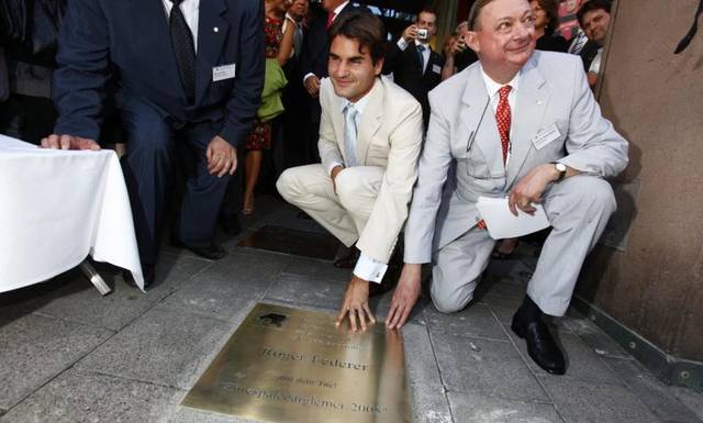 roger_federer_award3.jpg