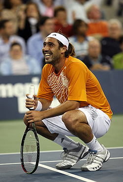 1207_2006_11_30_Baghdatis_article.jpg