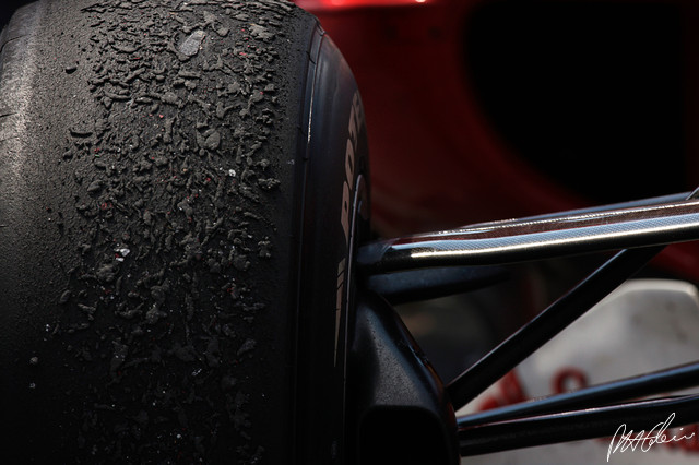 ferrari.jpg