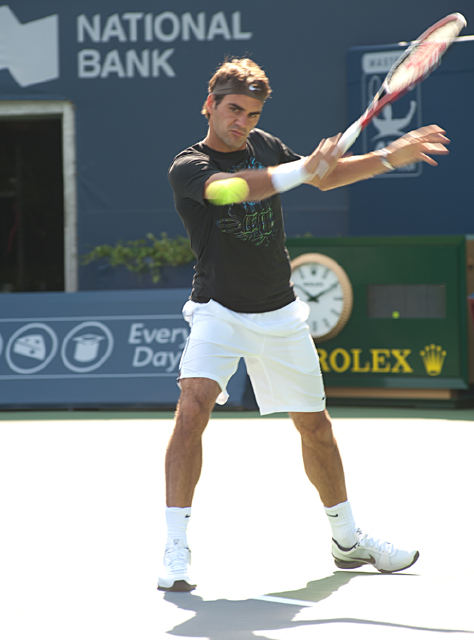 Roger_Federer_practice_Rogers_cup.jpg