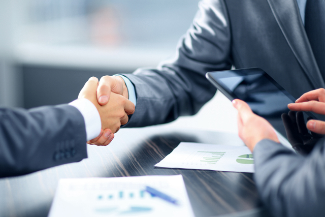 Handshake_business_deal_agreement_working_together_sales_rep_challenger_large.jpg