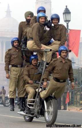 indian_soldier_scooter.jpg
