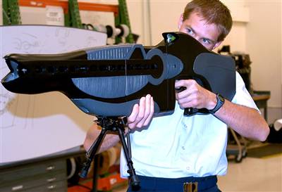 051130_AF_laser_weapon_1_hmed_12p_hmedium.jpg