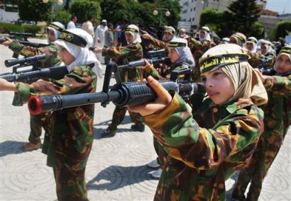 pal_20girls_20islamic_20jihad_20w_20guns.jpg