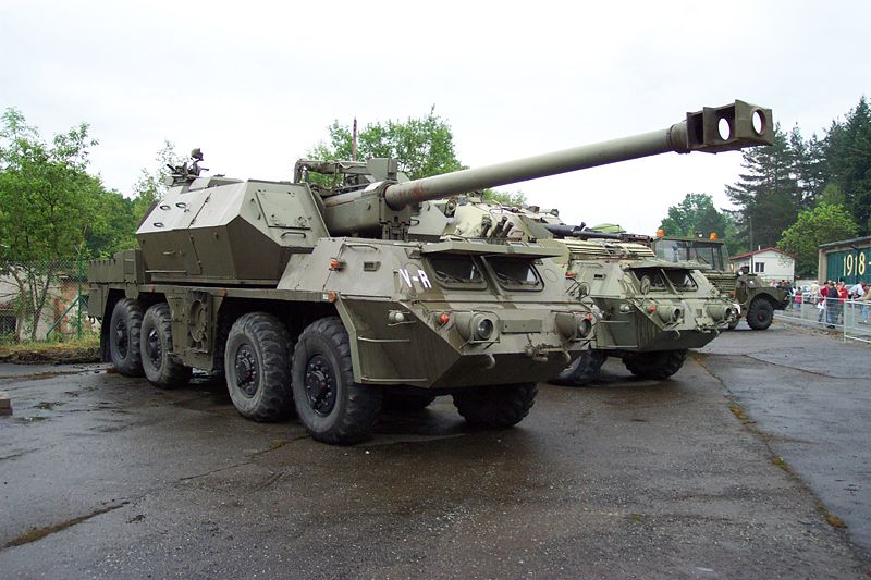 800px_Le_C5_A1any_2C_Vojensk_C3_A9_muzeum_2C_bojov_C3_A1_technika_IV.jpg