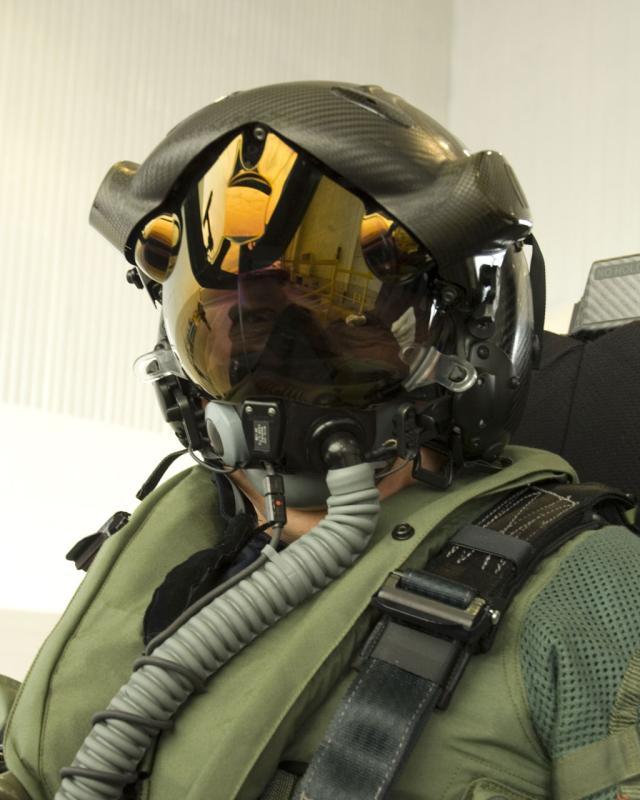 F_35_Helmet.jpg