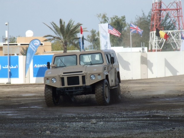 IDEX_2007_Defence_Exhibition_Dynamic_Demonstration_011.jpg