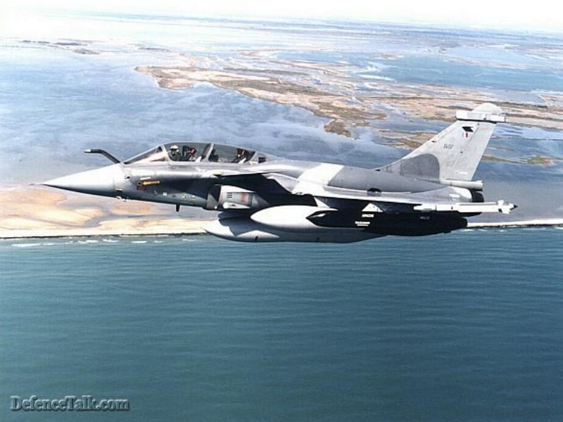 Rafale_B_with_conformal_fuel_tanks.JPG