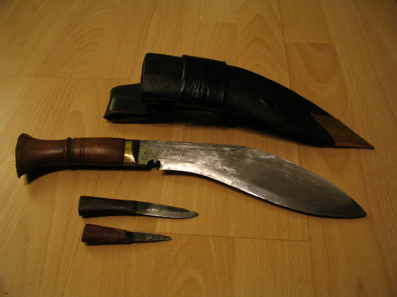 800px_Kukri__karda___chakmak.jpg