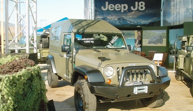 jeep_j8_light_wheeled_vehicle_mspo_2008_00_.jpg