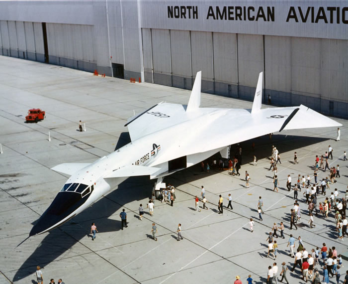 North_American_XB_70A_Valkyrie_view__top__at_the_rollout.jpg
