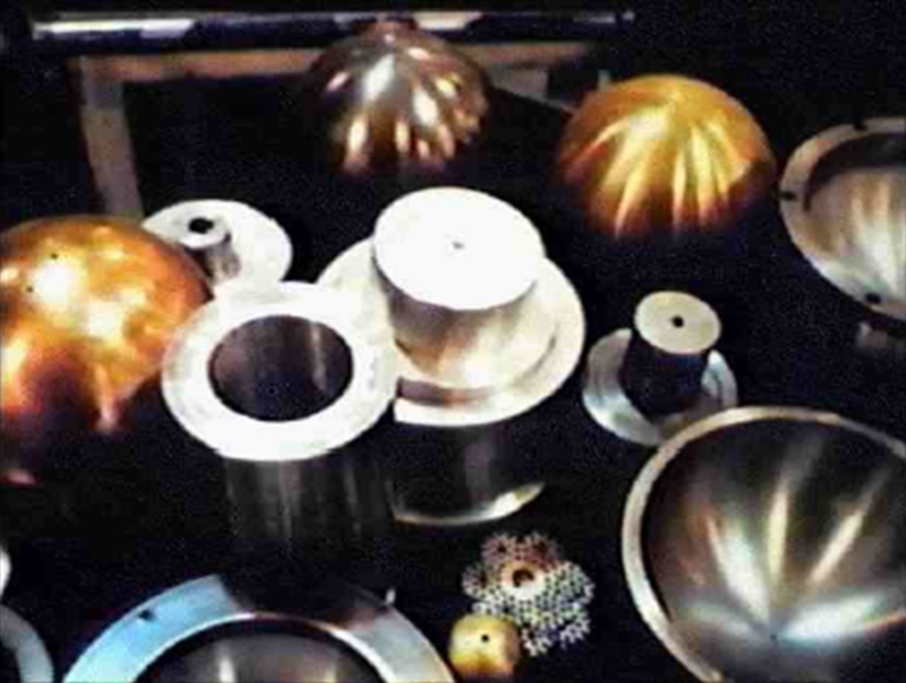 1280px_B61internals.jpg