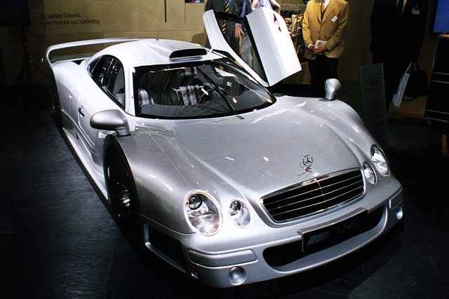 mercedes_20CLK_GTR_01.jpg
