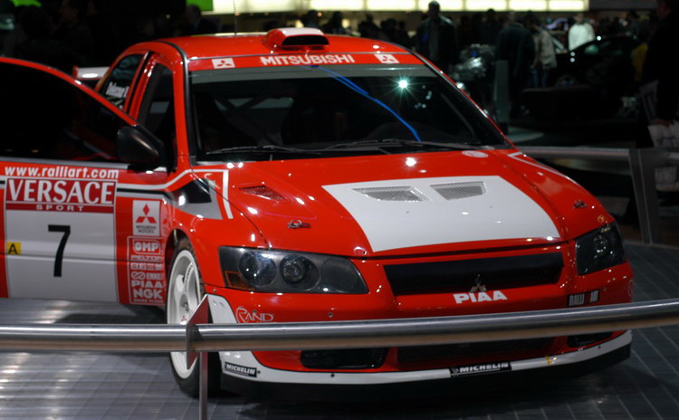 Mitsubishi_Lancer_Evolution_001.jpg