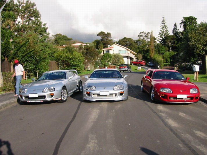Supra_Silver_vs_Red.jpg