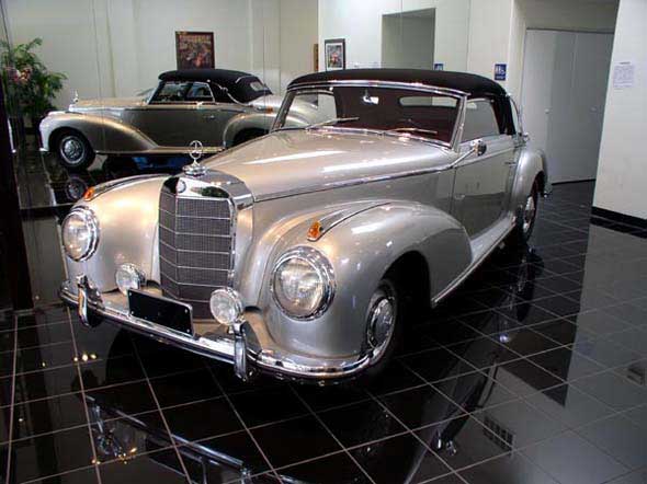 mercedes_benz_300s_real.jpg