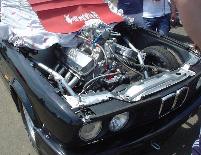 V8_20Drag_20E30_2001.JPG