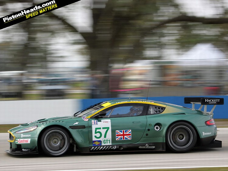 Aston_Martin_DB9_Sebring_2005_L.jpg