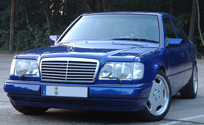 Мерседес м 124. Mercedes e420 w124. Мерседес w124 синий. Мерседес Бенц 124. W124 Mercedes голубой.