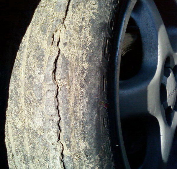CrackedTire.jpg