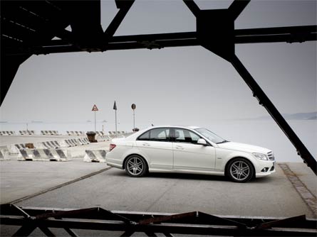 0705_z_2008_mercedes_benz_c_class_2.jpg