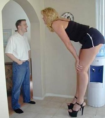 worlds_20tallest_20woman_201.jpg