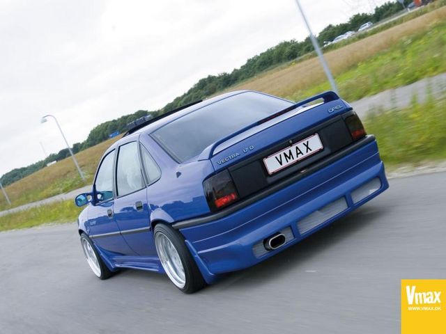 Opel_Vectra__640x480_.jpg