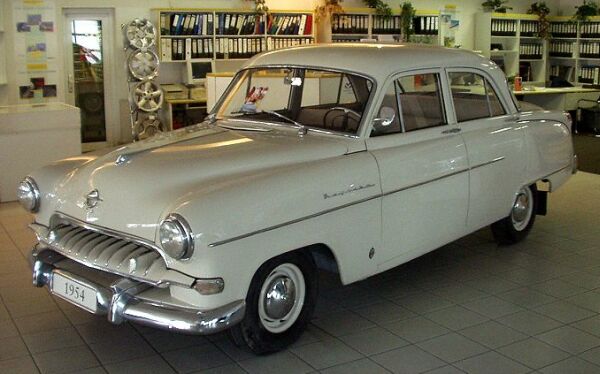 Opel_20Kapitan_20_1954_.jpg