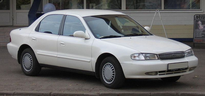 800px_1996_Kia_Clarus_01.jpg