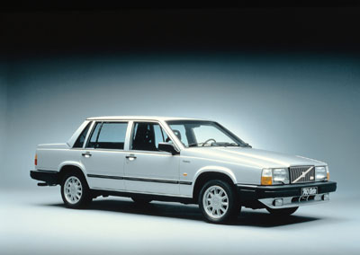 Volvo_740_1983_89_1.jpg