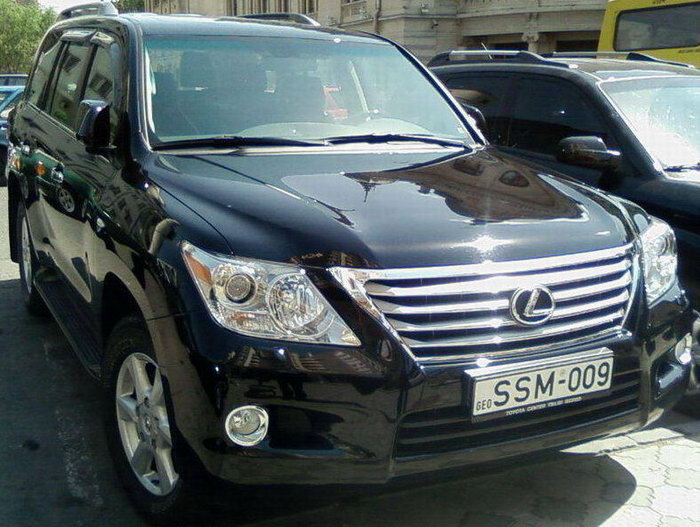LX570.jpg