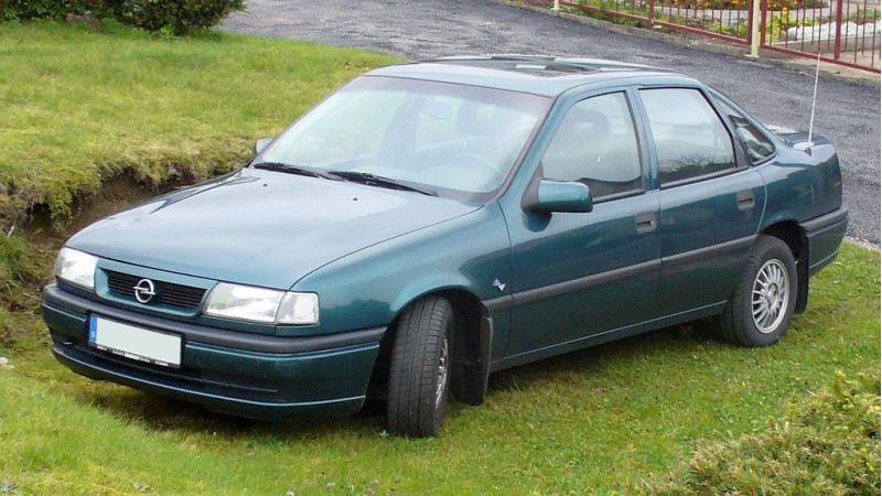 Opel_Vectra_A_1.6i_Facelift__800x600_.JPG