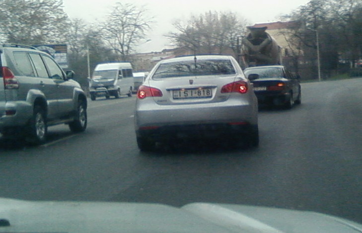 ROEWE555_rear.jpg