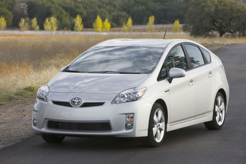 2010_toyota_prius_1.jpg