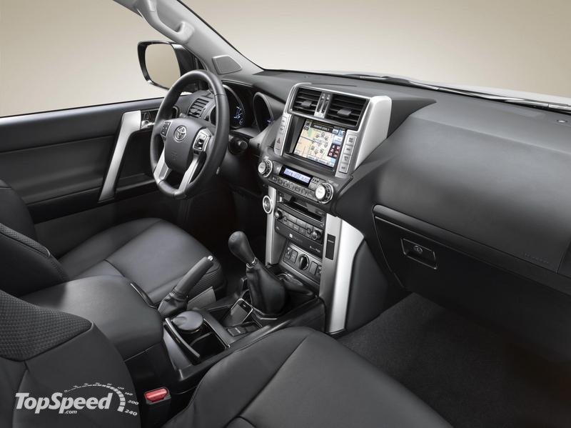 2010_toyota_land_cruiser_9_800x0w.jpg
