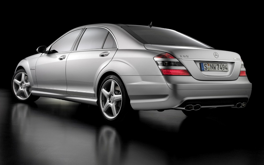 2008___Mercedes_Benz_S65_AMG____1680x1050.jpg