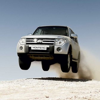 2009_Mitsubishi_Montero_Off_Road.jpg