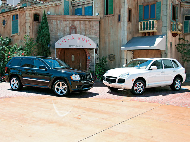 0705st_02_z_jeep_grand_cherokee_srt8_porsche_cayenne.jpg