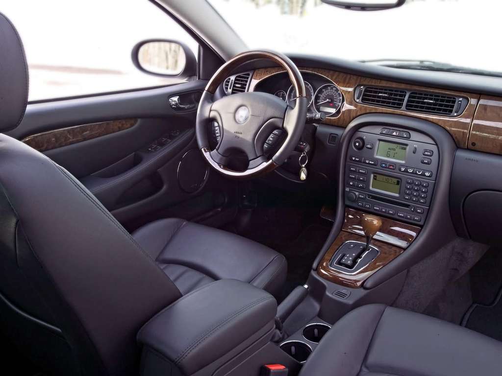 Jaguar_XType_interior.jpg