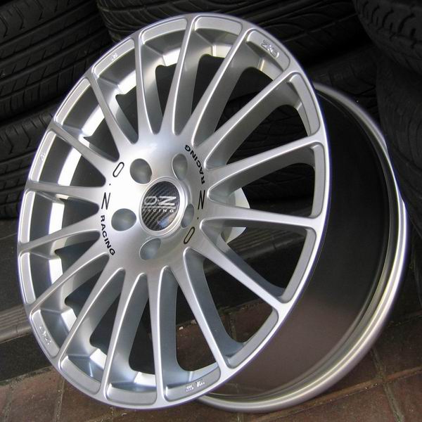 wheel_oz_superturismo_gt_18_2.JPG