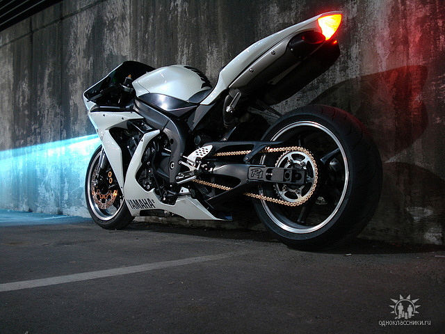 R1.jpg