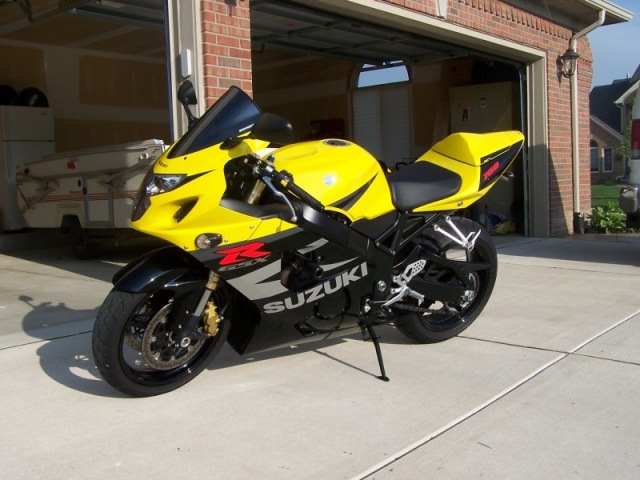 2004_GSXR750_002.jpg